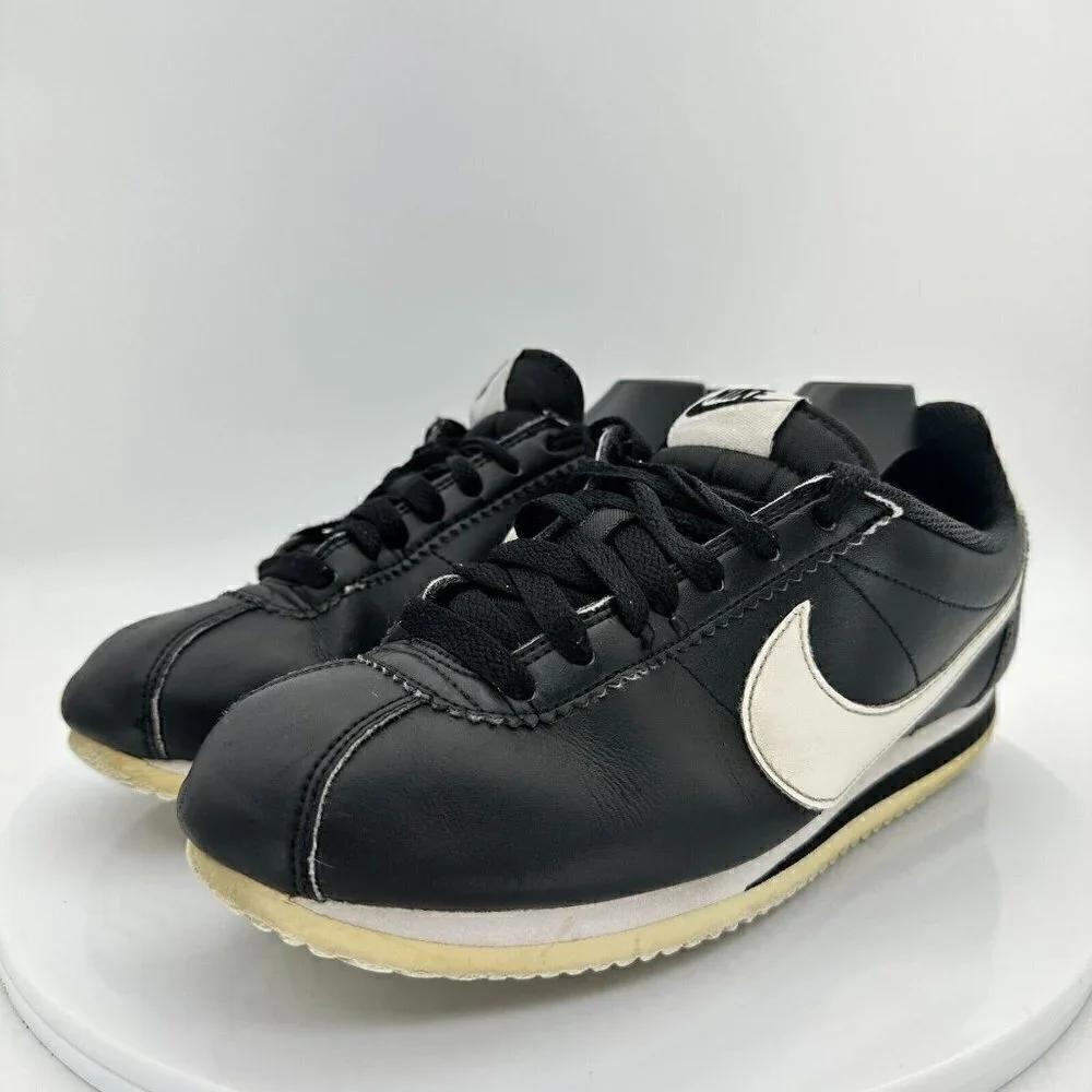 Nike Classic Cortez Women Size 8 807471-010 Panda Black Leather Training Shoes